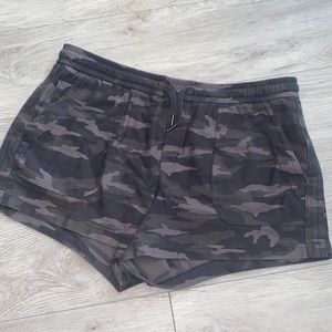 Athleta Farallon Short (Camo)